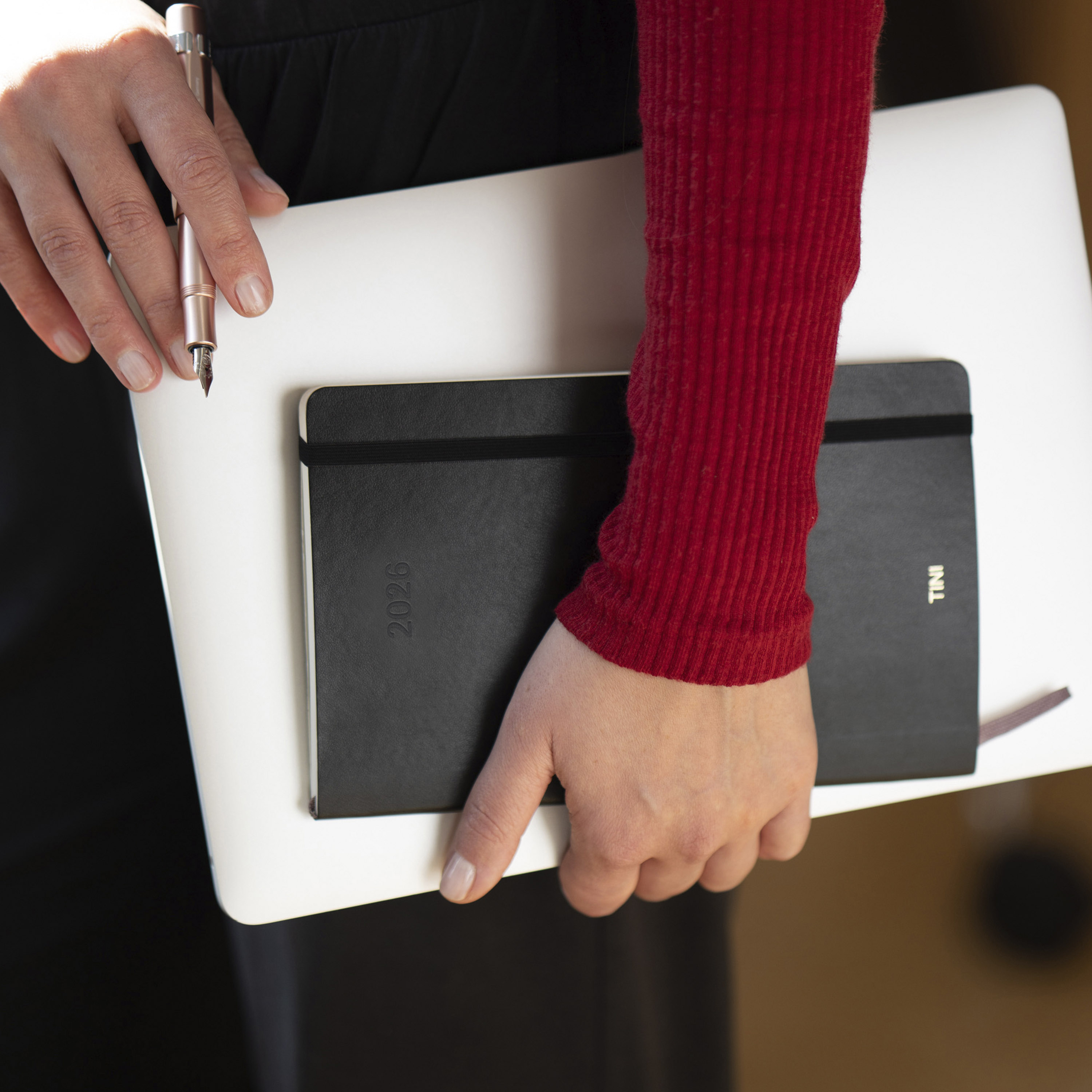 クラシック ダイアリー 2026 ラージ ウィークリーホリゾンタル、ハードカバー、12ヶ月